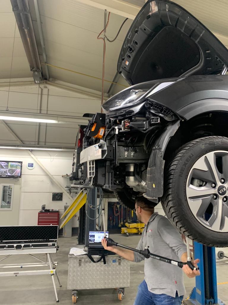 Karosserievermessung mit dem Car-O-Liner-Messarm